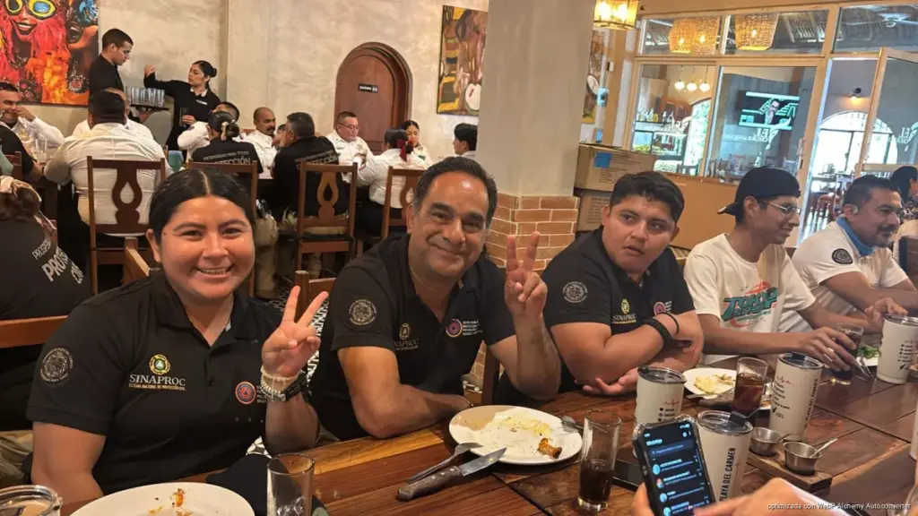 Paramédicos de Playa del Carmen reciben reconocimiento por salvar vidas