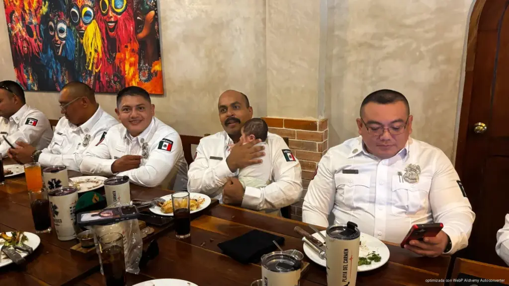 Paramédicos de Playa del Carmen reciben reconocimiento por salvar vidas