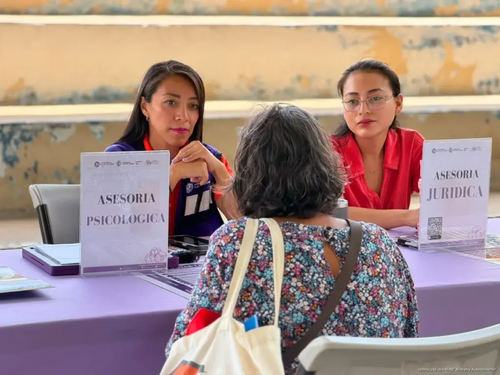 Brigada integral acerca servicios gratuitos a mujeres en Playa del Carmen