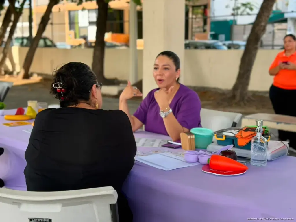 Brigada integral acerca servicios gratuitos a mujeres en Playa del Carmen