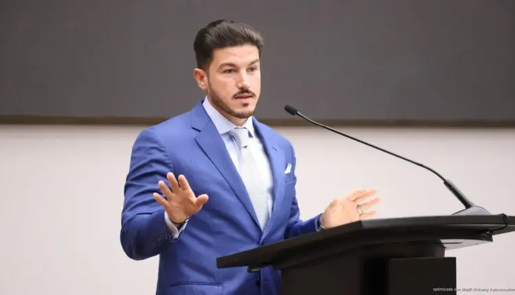 Morena impulsa denuncia penal y juicio político contra Samuel García en Nuevo León