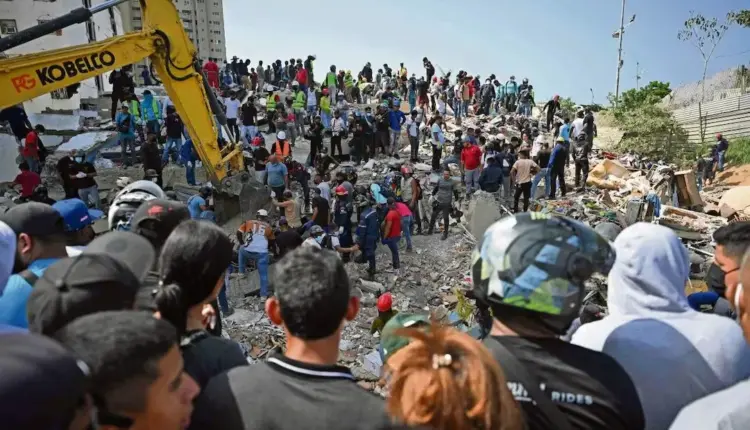 Venezuela eleva a mil 719 la cifra de muertos tras doble terremoto