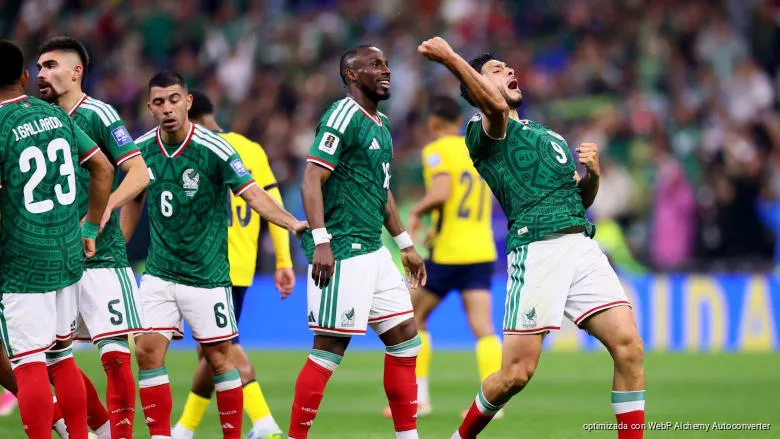 México rompe racha de 40 años y avanza a octavos tras vencer a Ecuador