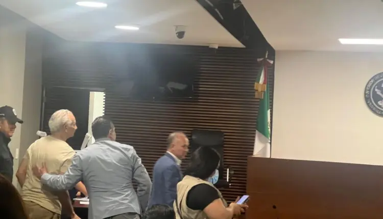 Liberan a exdirector de Pemex tras cambio de medida cautelar por caso de violencia familiar