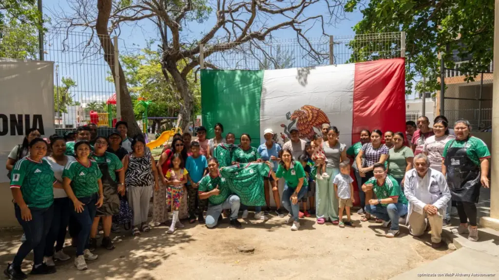 Mirella Díaz encabeza Brigada Mundialista con familias de Playa del Carmen