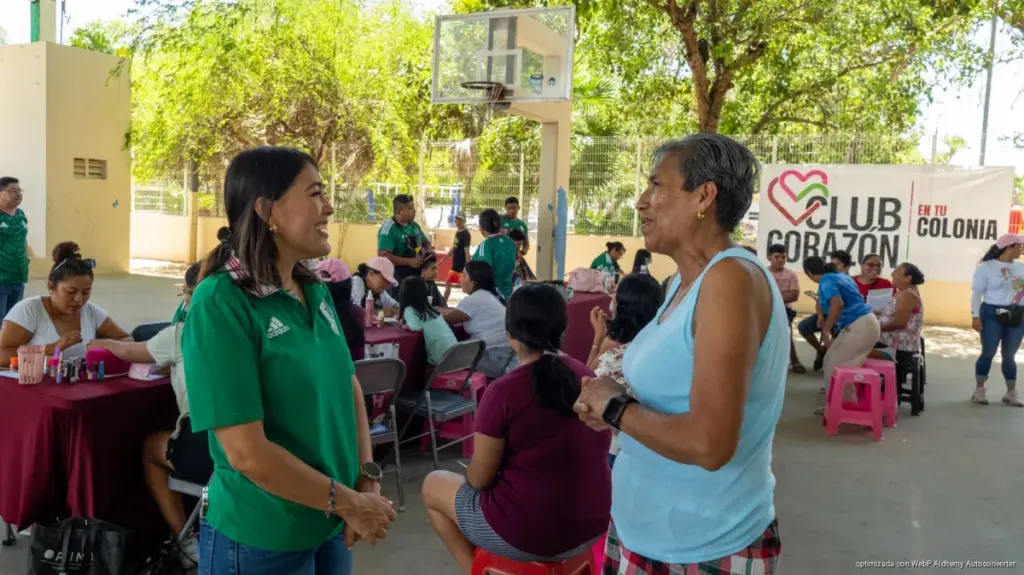 Mirella Díaz encabeza Brigada Mundialista con familias de Playa del Carmen