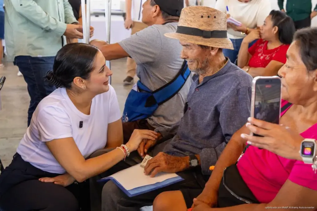 Estefanía Mercado fortalece la red de apoyo alimentario en Playa del Carmen ante el gasto familiar