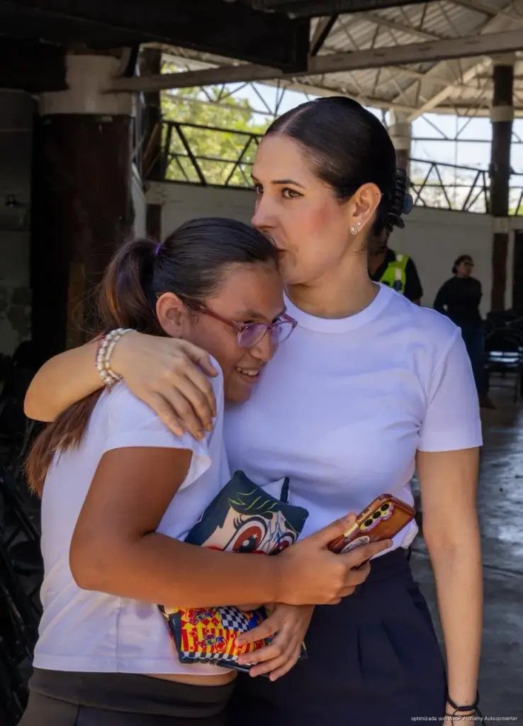 Estefanía Mercado fortalece la red de apoyo alimentario en Playa del Carmen ante el gasto familiar
