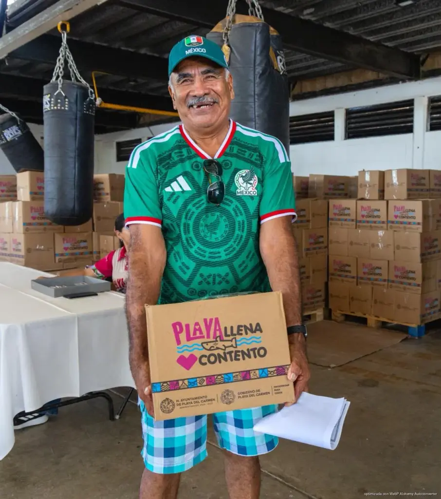 Estefanía Mercado fortalece la red de apoyo alimentario en Playa del Carmen ante el gasto familiar