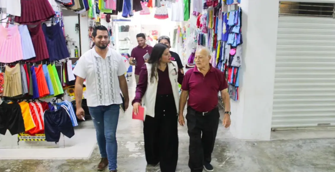 Jornada de limpieza en el mercado Diana Laura Riojas de Colosio busca que locatarios cuenten con espacios más dignos
