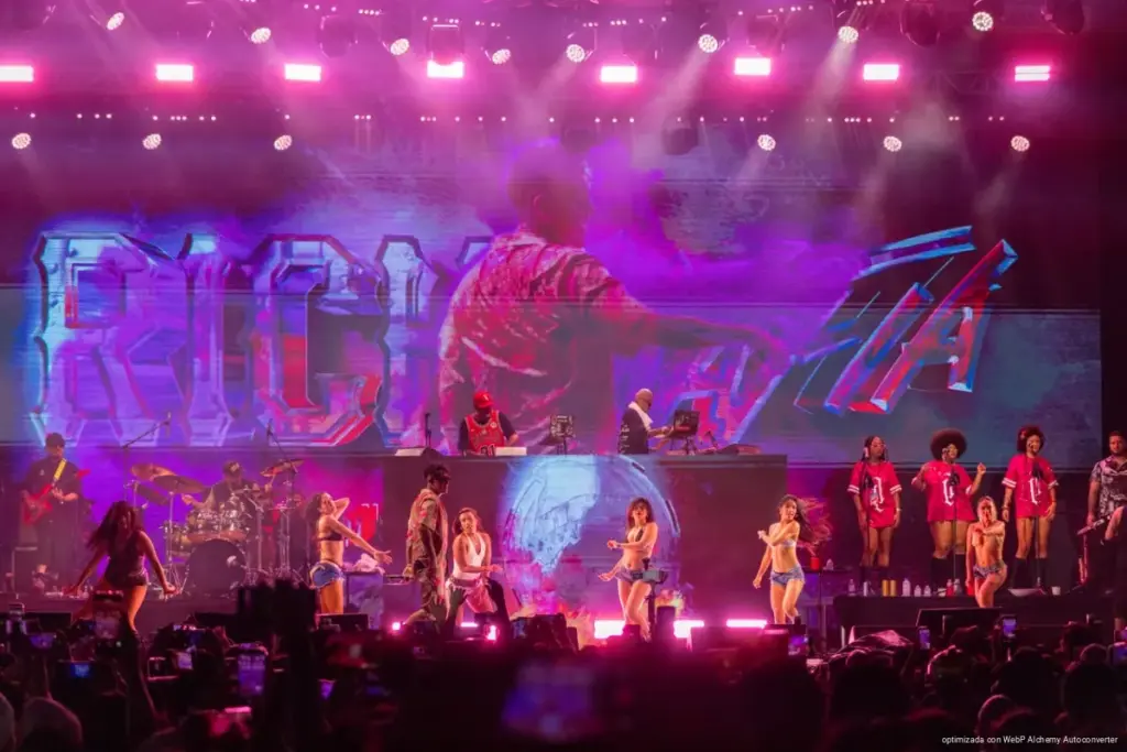 Feria del Carmen registra masiva asistencia en sus primeras jornadas de conciertos gratuitos