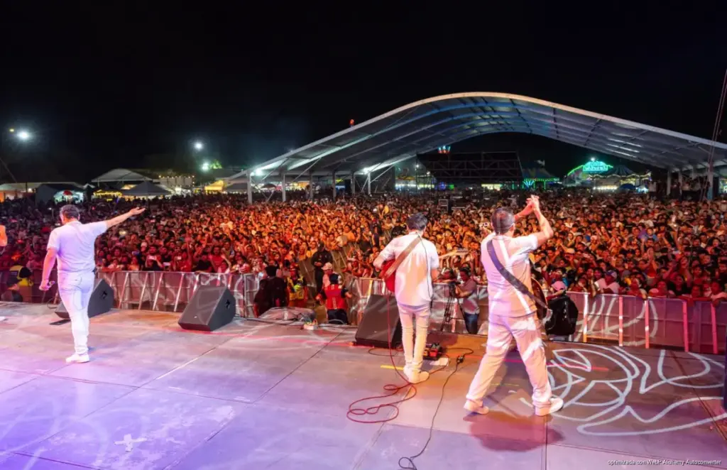 Feria del Carmen registra masiva asistencia en sus primeras jornadas de conciertos gratuitos