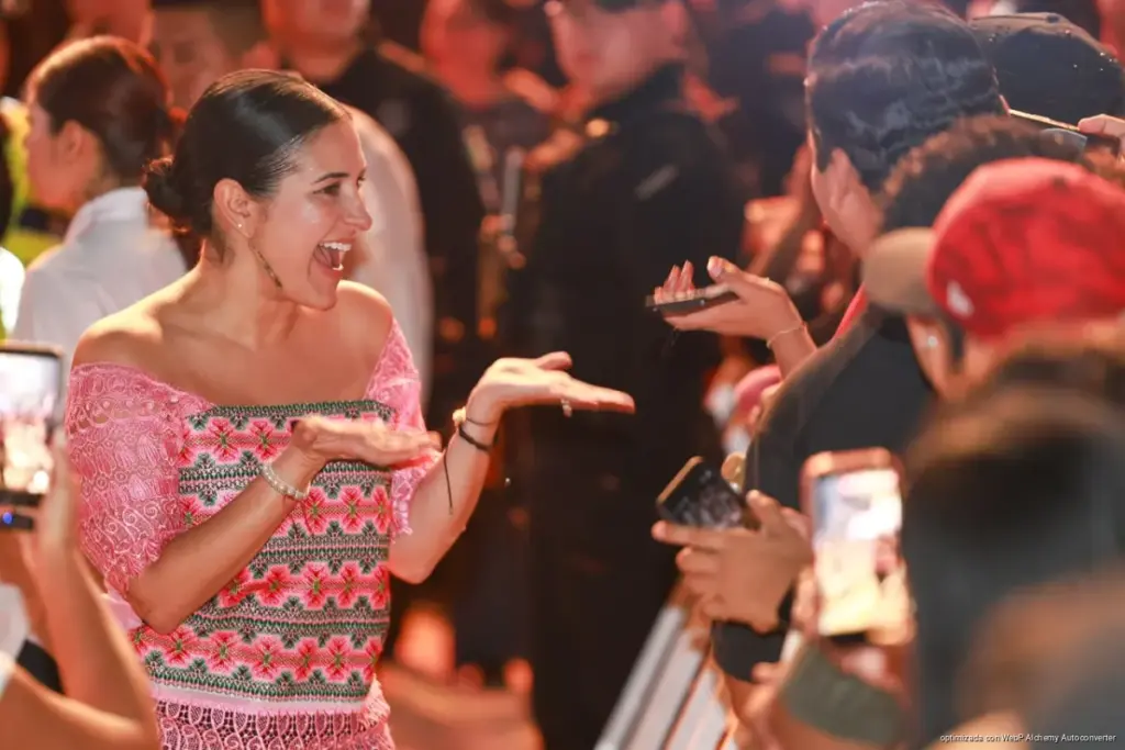 Feria del Carmen reúne a más de 20 mil personas con Cachirula y Loojan en Playa del Carmen