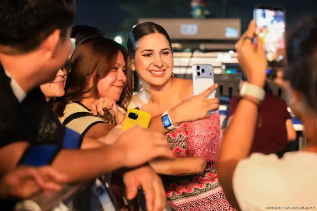 Feria del Carmen reúne a más de 20 mil personas con Cachirula y Loojan en Playa del Carmen