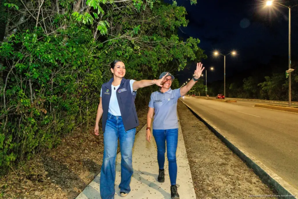 Estefanía Mercado rehabilita alumbrado público en el acceso a Cristo Rey