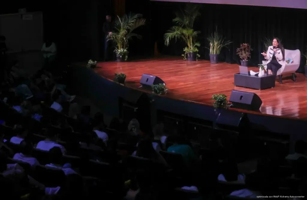 Playa del Carmen reúne a más de 650 jóvenes en foro de emprendimiento