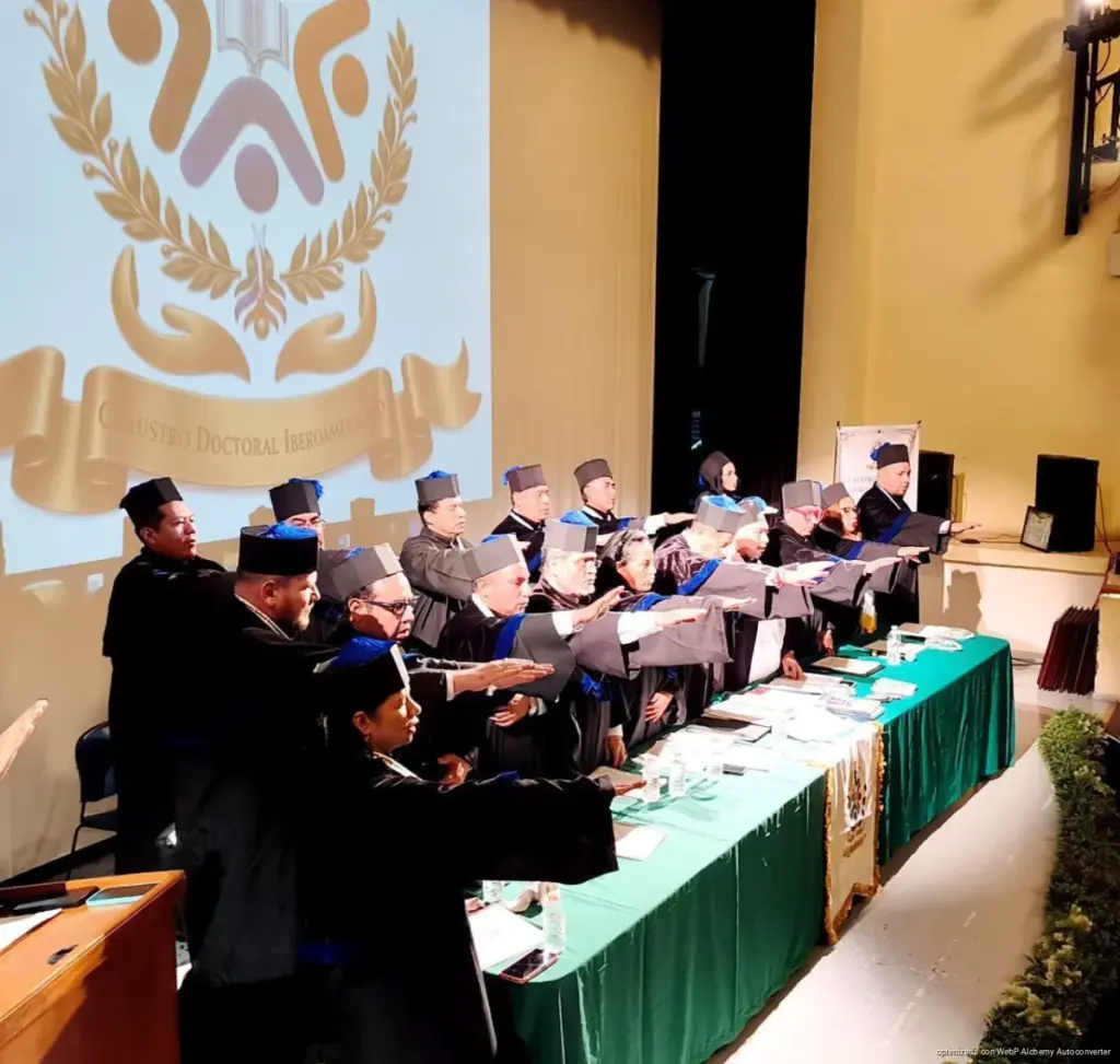 Lenin Amaro recibe Premio Nacional de Liderazgo 2026 en Puebla