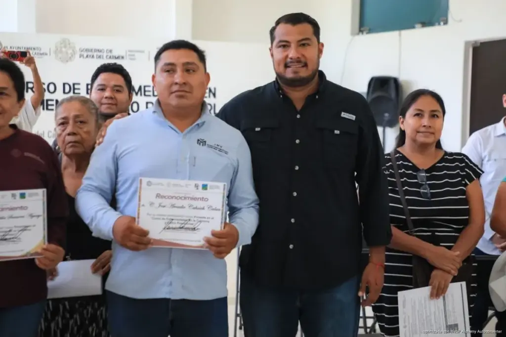 Capacitan a productores de Playa del Carmen para prevenir enfermedades en las colmenas