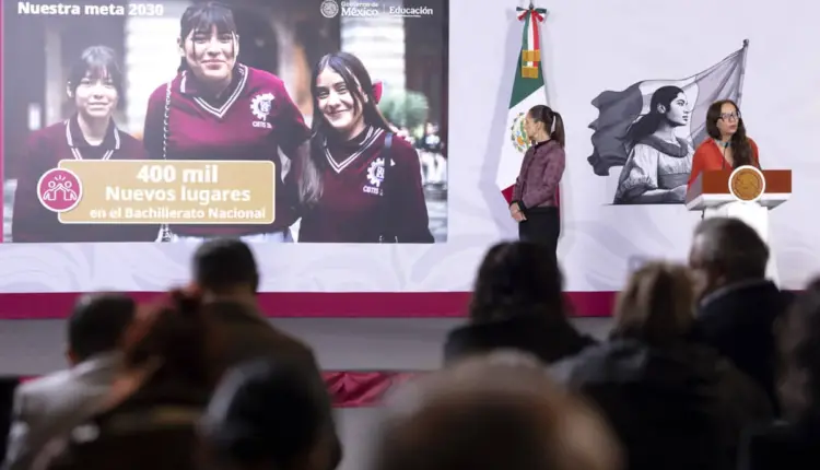Gobierno de México amplía a 400 mil los nuevos lugares en preparatoria