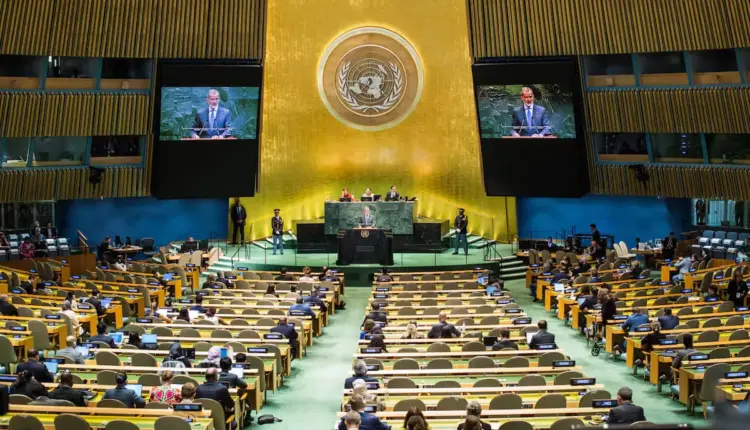 La ONU señala a EE. UU. por crímenes de guerra tras ataques a escuela y zona residencial en Irán