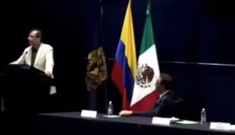 Petro alerta en la UNAM sobre riesgos políticos y tecnofascismo tras encuentro con Sheinbaum