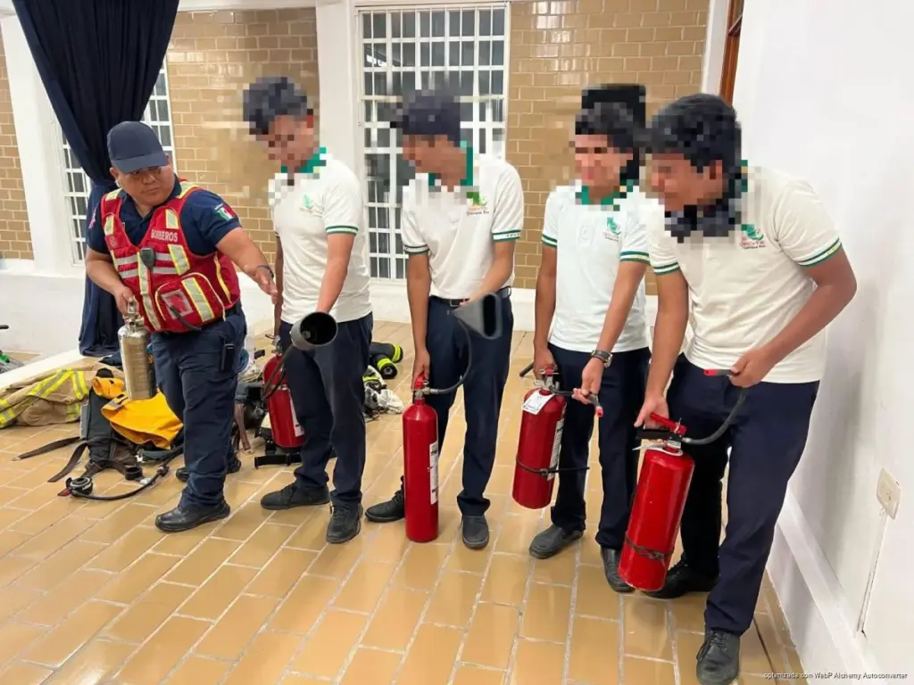 Más de 10 mil personas reciben capacitación gratuita de Protección Civil en Playa del Carmen