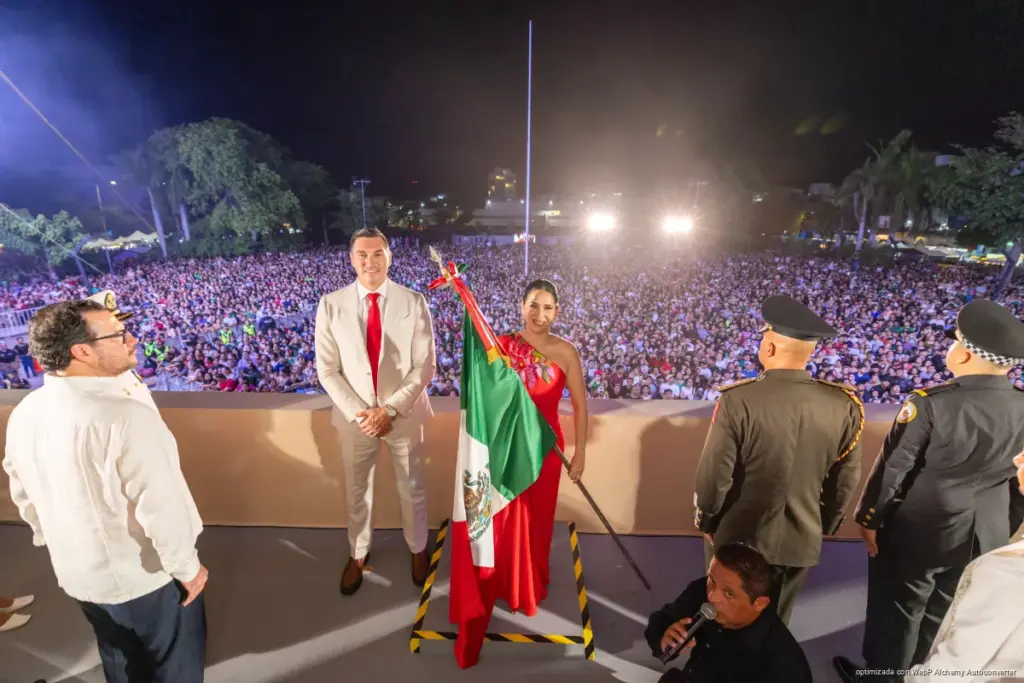 Grito de Independencia en Playa del Carmen reúne a más de 35 mil personas