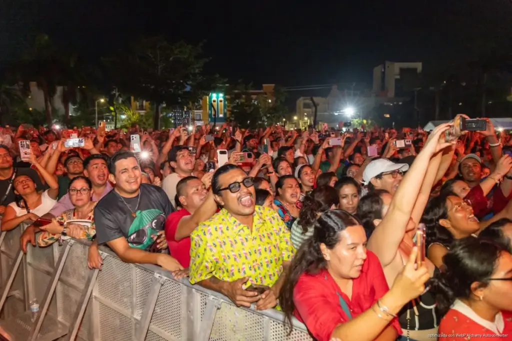 Grito de Independencia en Playa del Carmen reúne a más de 35 mil personas