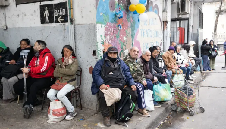 Pobreza en Argentina sube a 32.3% y alcanza a 15.56 millones de personas