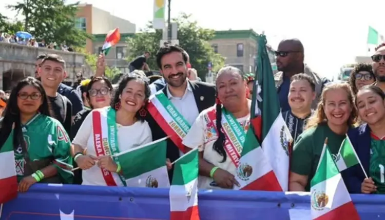 Zohran Mamdani encabeza desfile mexicano en Nueva York y recibe respaldo de paisanos