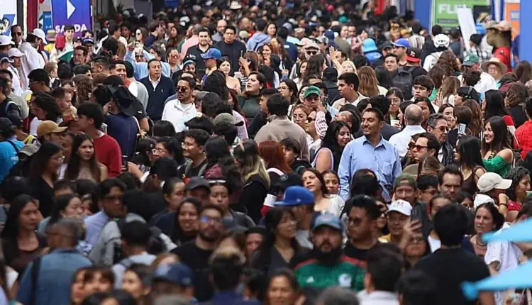 México crece a menor ritmo y alcanza 130.9 millones de habitantes