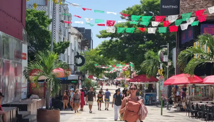 Nuevos restaurantes preparan su llegada a la Quinta Avenida pese a la baja afluencia