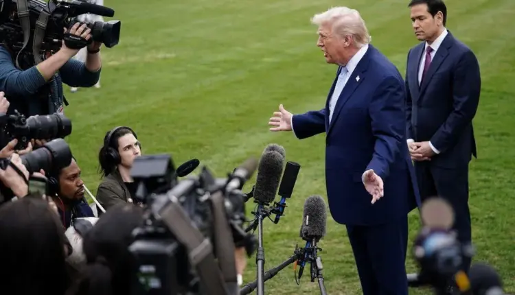 Cadenas de TV suspenden cobertura conjunta de Trump tras veto a CNN