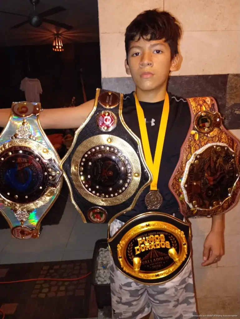 Rick El Playense conquista el campeonato Puños Dorados y pone a Playa del Carmen en lo alto del boxeo amateur