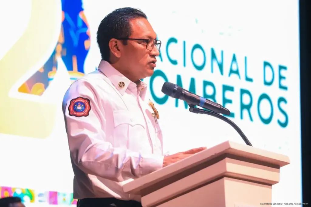 Estefanía Mercado inaugura Segundo Congreso Nacional de Bomberos en Playa del Carmen