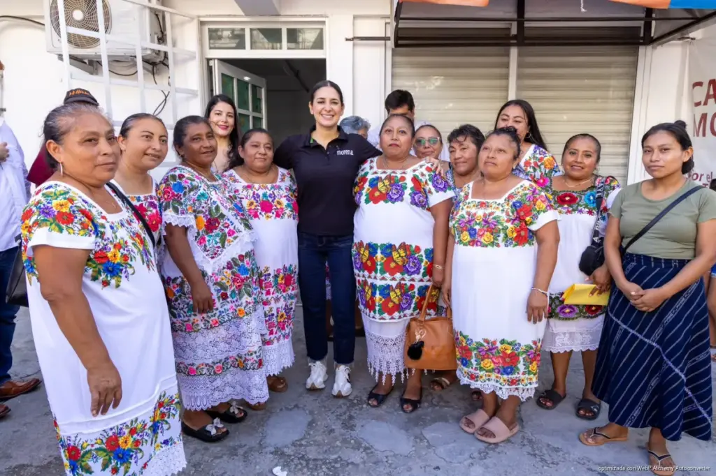 Estefanía Mercado se registra junto a fundadores de Morena para coordinar los trabajos de Defensa de la Transformación en Playa del Carmen