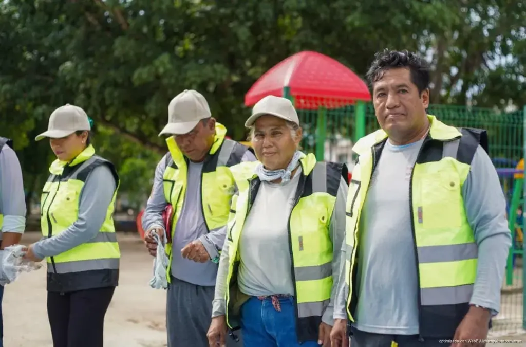 Entregan equipo de protección a 20 trabajadores de Servicios Públicos en Puerto Aventuras