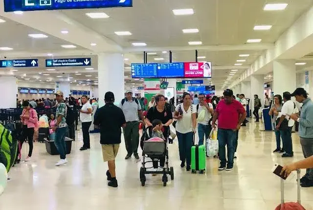 Tráfico aéreo en Cancún cae 5.9% durante 2026