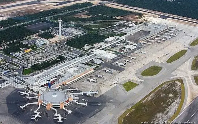 Costos de aerolíneas y seguridad complican la conectividad turística de Quintana Roo