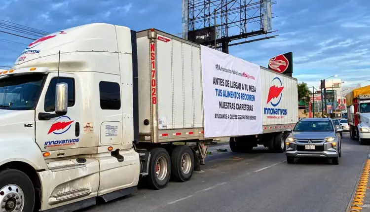 Gobernación y transportistas logran acuerdo para levantar bloqueos carreteros